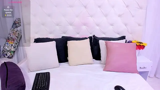 thaliia gomez online show from 10.01.25