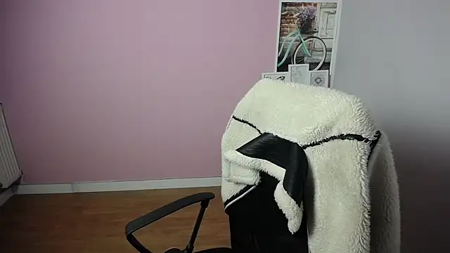 Snapshot of viktoria_lovely chatting on 02.28.25 viktoria lovely online show from 02.28.25