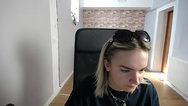 Snapshot of viktoria_lovely chatting on 07.29.26 viktoria lovely online show from 07.29.26
