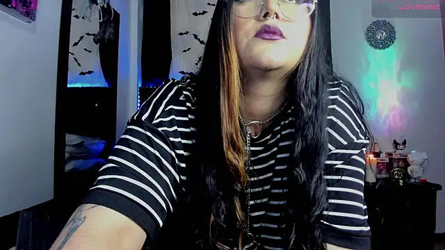 Snapshot of Nat_chubbygoth chatting on 02.12.25 Nat chubbygoth online show from 02.12.25