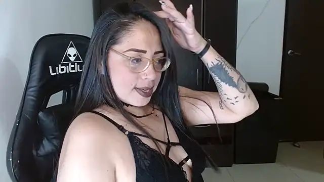 natashasmithe online show from 10.15.25