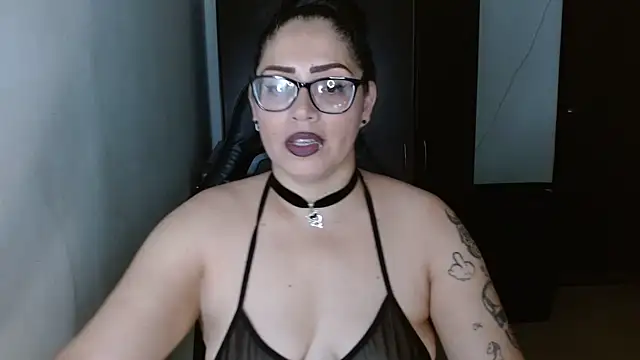 Snapshot of natashasmithe chatting on 05.17.26 natashasmithe online show from 05.17.26