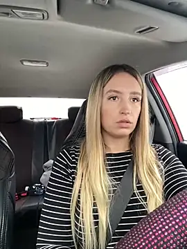 Snapshot of StasyWood chatting on 12.21.24 StasyWood online show from 12.21.24