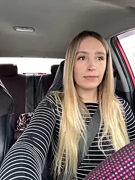 Snapshot of StasyWood chatting on 12.23.24 StasyWood online show from 12.23.24