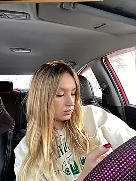 Snapshot of StasyWood chatting on 12.25.24 StasyWood online show from 12.25.24