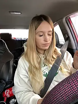 Snapshot of StasyWood chatting on 12.25.24 StasyWood online show from 12.25.24