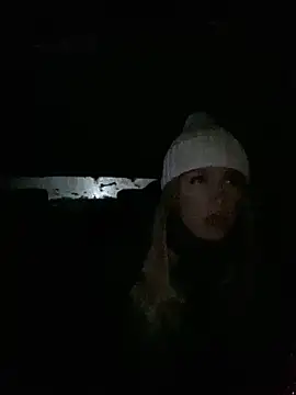 Snapshot of StasyWood chatting on 01.04.25 StasyWood online show from 01.04.25