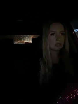 Snapshot of StasyWood chatting on 01.05.25 StasyWood online show from 01.05.25