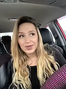 Snapshot of StasyWood chatting on 01.05.25 StasyWood online show from 01.05.25