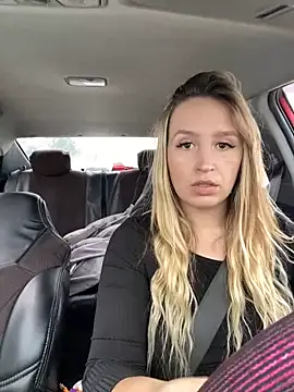 Snapshot of StasyWood chatting on 01.05.25 StasyWood online show from 01.05.25