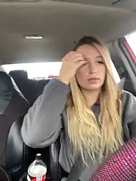 Snapshot of StasyWood chatting on 01.07.25 StasyWood online show from 01.07.25