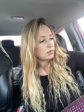 Snapshot of StasyWood chatting on 01.09.25 StasyWood online show from 01.09.25