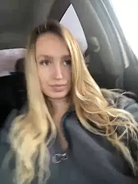 Snapshot of StasyWood chatting on 01.13.25 StasyWood online show from 01.13.25