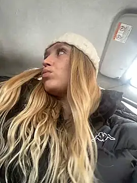 Snapshot of StasyWood chatting on 01.13.25 StasyWood online show from 01.13.25