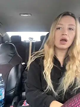 Snapshot of StasyWood chatting on 01.19.25 StasyWood online show from 01.19.25