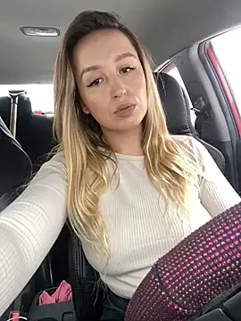 Snapshot of StasyWood chatting on 01.21.25 StasyWood online show from 01.21.25