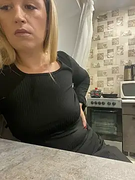 Snapshot of StasyWood chatting on 01.22.25 StasyWood online show from 01.22.25