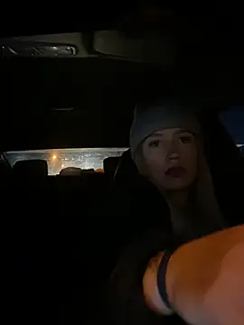 Snapshot of StasyWood chatting on 02.05.25 StasyWood online show from 02.05.25