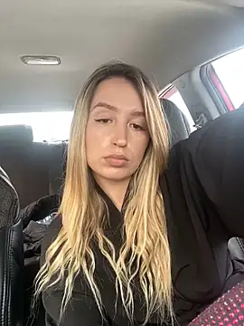 Snapshot of StasyWood chatting on 02.08.25 StasyWood online show from 02.08.25