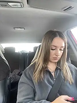 Snapshot of StasyWood chatting on 02.15.25 StasyWood online show from 02.15.25