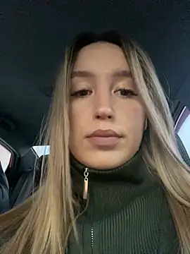 Snapshot of StasyWood chatting on 02.28.25 StasyWood online show from 02.28.25