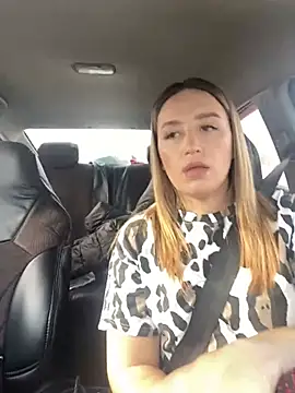 Snapshot of StasyWood chatting on 03.01.25 StasyWood online show from 03.01.25