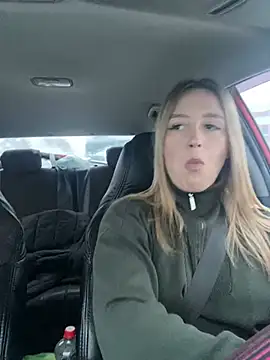 Snapshot of StasyWood chatting on 03.04.25 StasyWood online show from 03.04.25