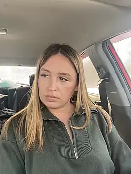 Snapshot of StasyWood chatting on 03.04.25 StasyWood online show from 03.04.25