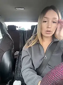 Snapshot of StasyWood chatting on 03.05.25 StasyWood online show from 03.05.25