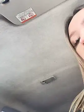 Snapshot of StasyWood chatting on 03.05.25 StasyWood online show from 03.05.25