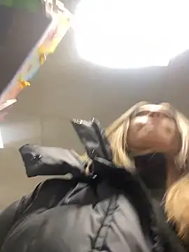 Snapshot of StasyWood chatting on 03.10.25 StasyWood online show from 03.10.25