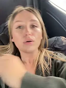 Snapshot of StasyWood chatting on 03.14.25 StasyWood online show from 03.14.25