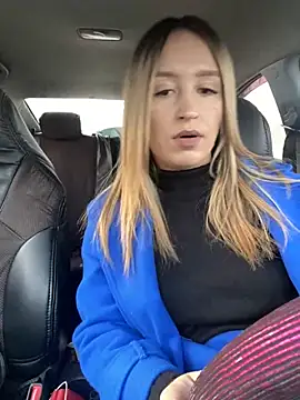 Snapshot of StasyWood chatting on 03.19.25 StasyWood online show from 03.19.25