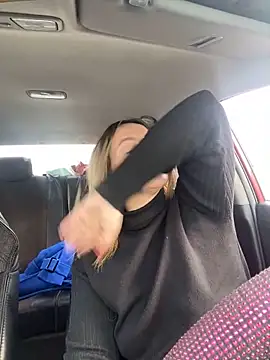 Snapshot of StasyWood chatting on 03.19.25 StasyWood online show from 03.19.25