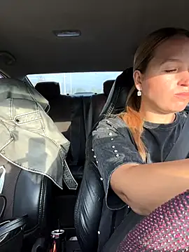 Snapshot of StasyWood chatting on 09.11.25 StasyWood online show from 09.11.25