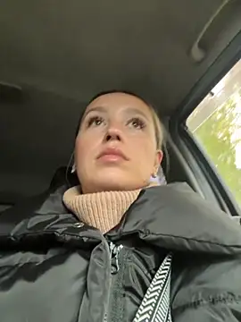 Snapshot of StasyWood chatting on 09.25.25 StasyWood online show from 09.25.25