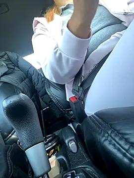 Snapshot of StasyWood chatting on 09.30.25 StasyWood online show from 09.30.25