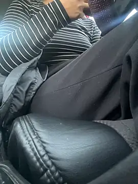 Snapshot of StasyWood chatting on 10.18.25 StasyWood online show from 10.18.25