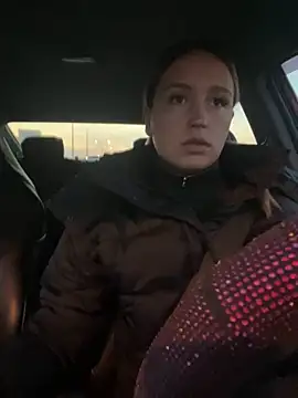 Snapshot of StasyWood chatting on 10.31.25 StasyWood online show from 10.31.25