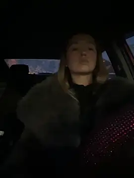 Snapshot of StasyWood chatting on 11.05.25 StasyWood online show from 11.05.25