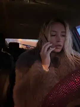 Snapshot of StasyWood chatting on 02.13.26 StasyWood online show from 02.13.26