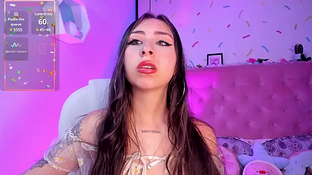 Snapshot of _cloe_martinez chatting on 12.01.24 cloe martinez online show from 12.01.24