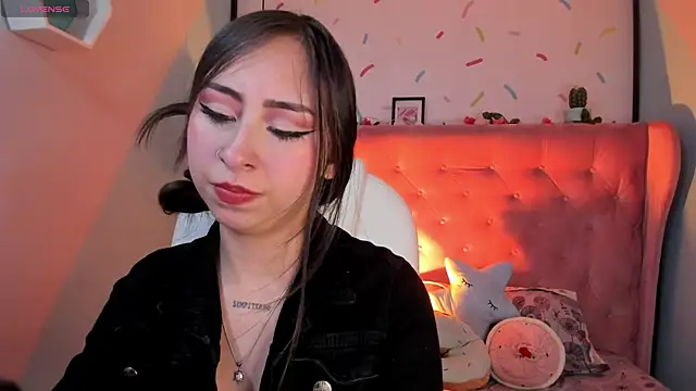 Snapshot of _cloe_martinez chatting on 02.01.25 cloe martinez online show from 02.01.25