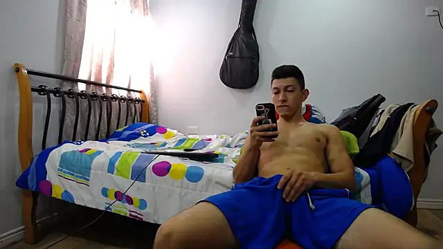 Snapshot of Iam_yourbabyprincess_XD chatting on 01.08.25 Iam yourbabyprincess XD online show from 01.08.25