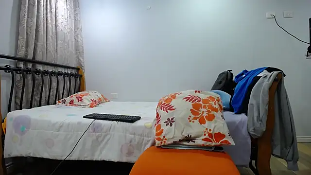 Snapshot of Iam_yourbabyprincess_XD chatting on 02.03.25 Iam yourbabyprincess XD online show from 02.03.25