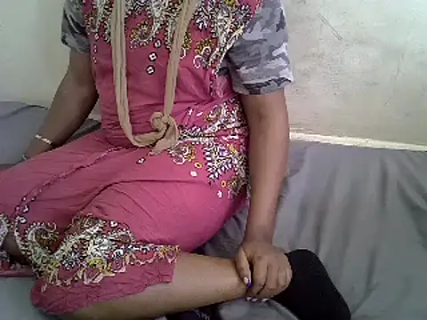 Snapshot of Crystal__Gee chatting on 03.06.25 Crystal  Gee online show from 03.06.25