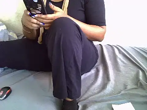 Snapshot of Crystal__Gee chatting on 03.12.25 Crystal  Gee online show from 03.12.25