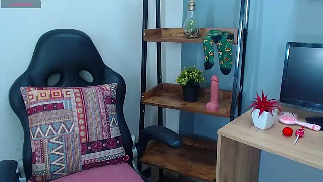 Erika Stevens online show from 04.01.26