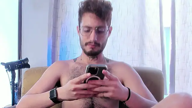 Snapshot of axel_giracr chatting on 02.08.25 axel giracr online show from 02.08.25