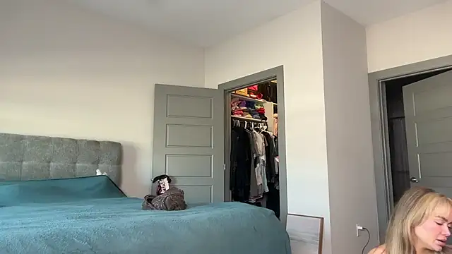 ElenaErickson online show from 02.05.25